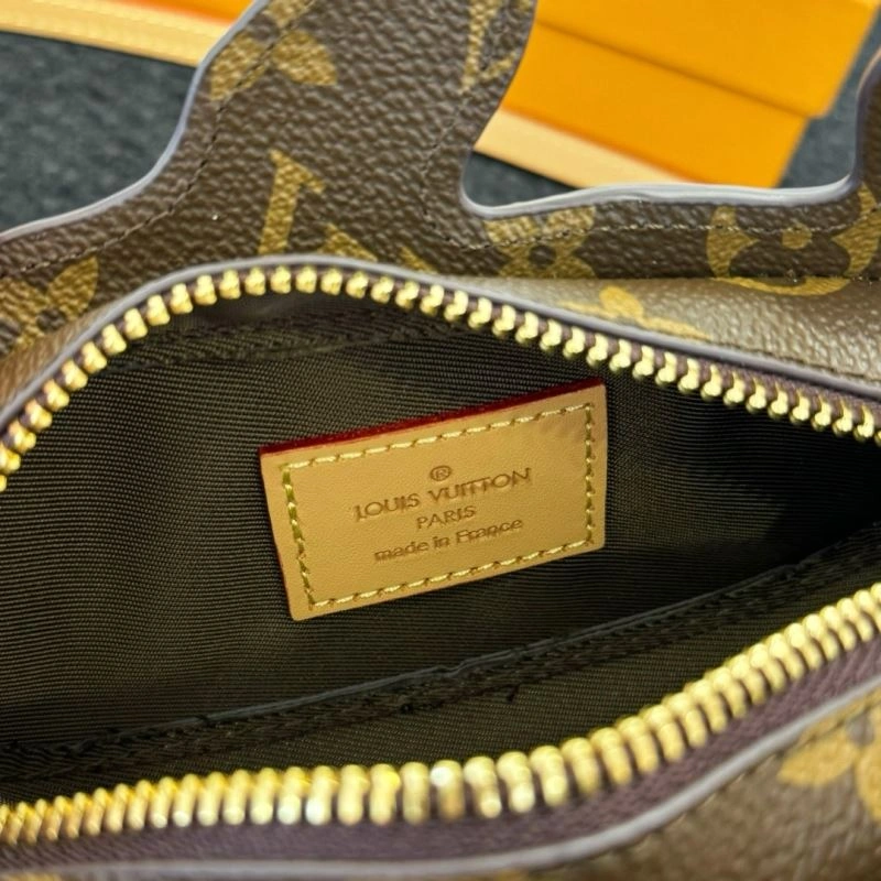 Louis Vuitton Ornaments Fashionable 270306