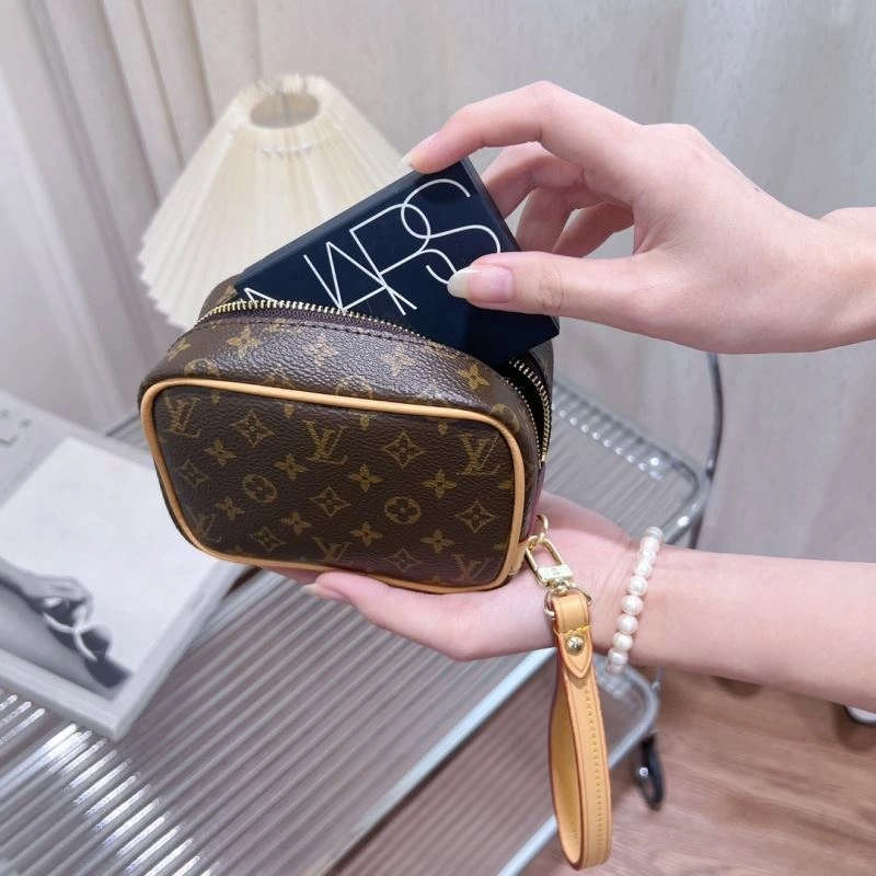 Classic Louis Vuitton Ornaments 270320