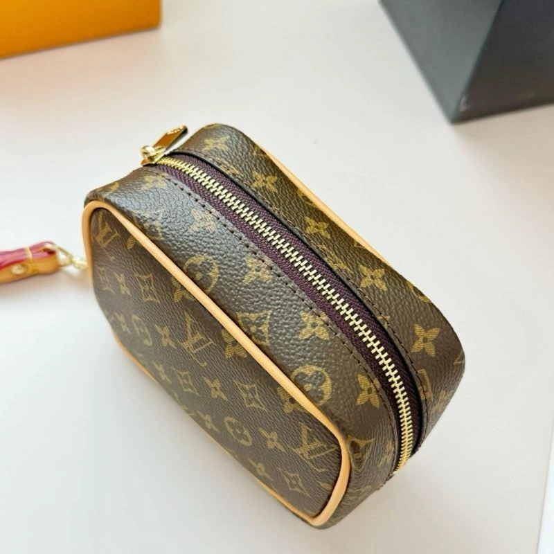 Classic Louis Vuitton Ornaments 270320