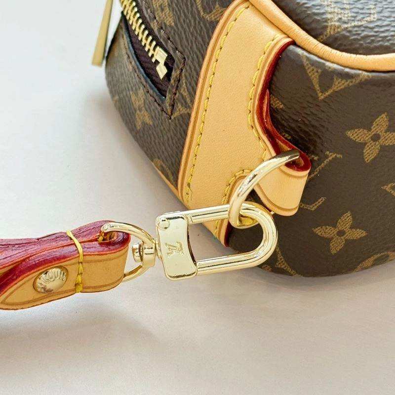 Classic Louis Vuitton Ornaments 270320