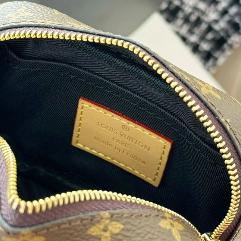 Classic Louis Vuitton Ornaments 270320