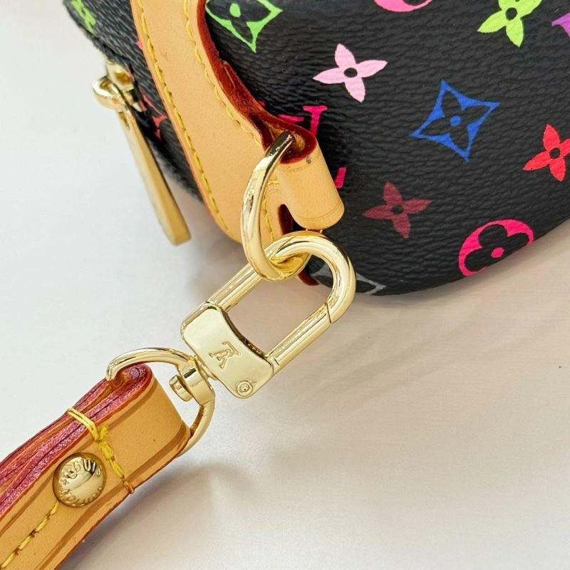 Louis Vuitton Ornaments ZipUp 270301