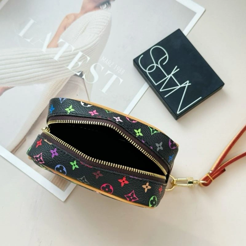 Louis Vuitton Ornaments ZipUp 270301