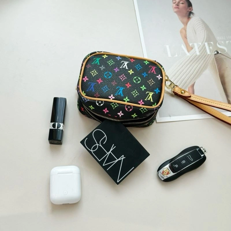 Louis Vuitton Ornaments ZipUp 270301