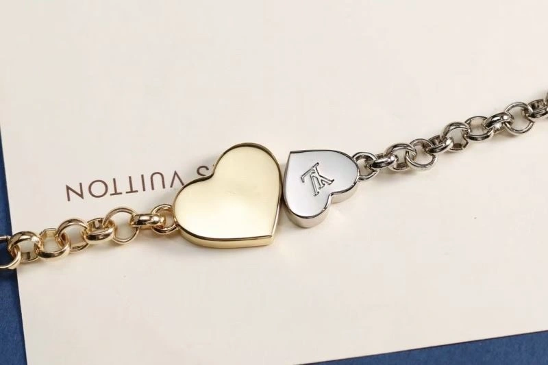 Louis Vuitton Ornaments Soft 270318