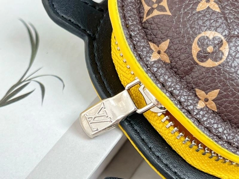 Louis Vuitton Ornaments Fashionable 270324