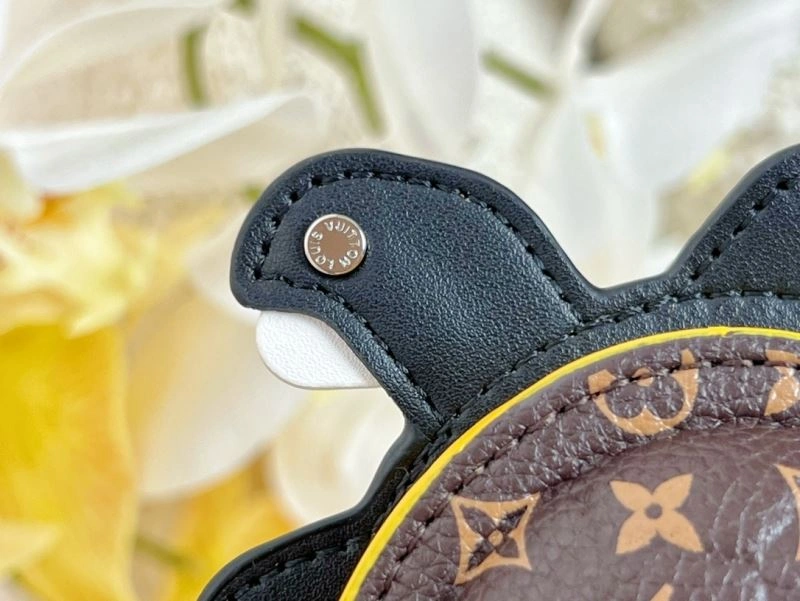 Louis Vuitton Ornaments Fashionable 270324