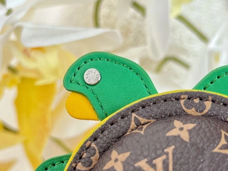 Louis Vuitton Ornaments FreshLook 270319