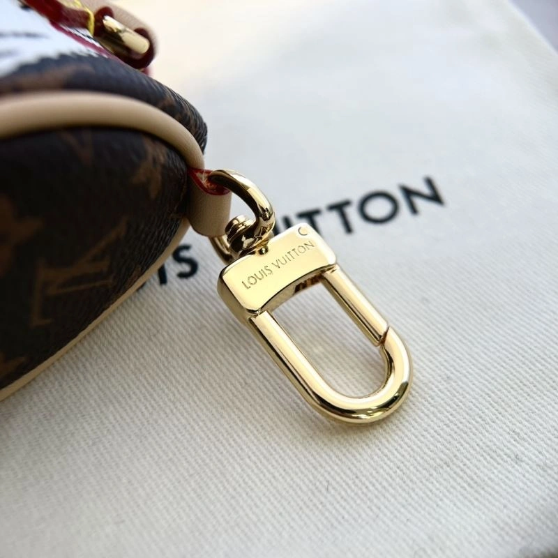 Louis Vuitton Ornaments EyeCatching 270292