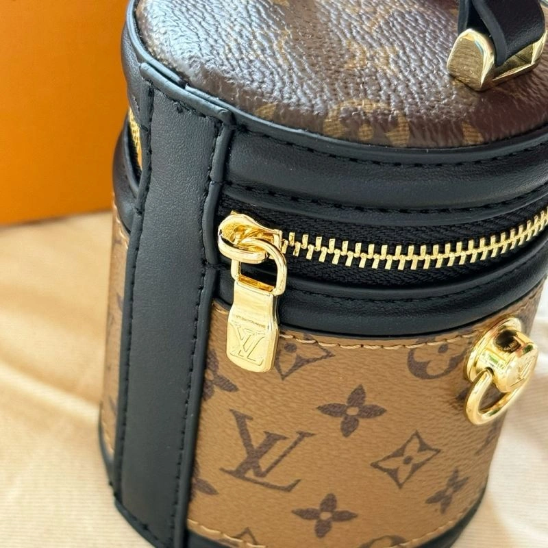 Packable Louis Vuitton Ornaments 270284