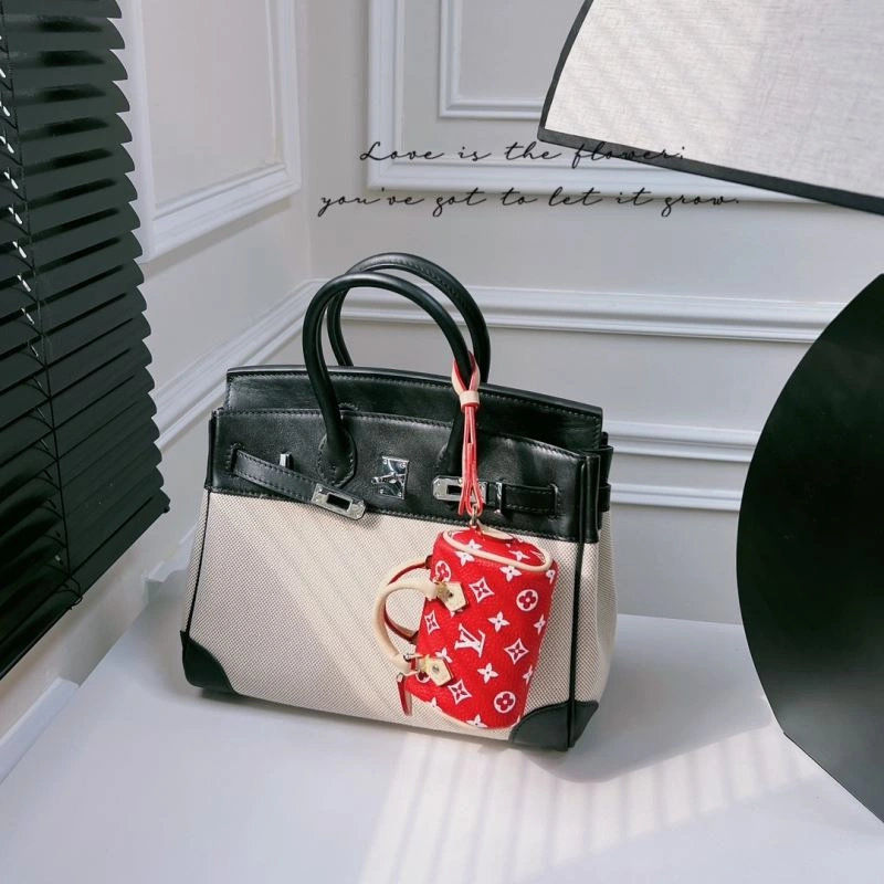 Louis Vuitton Ornaments Durable 270259