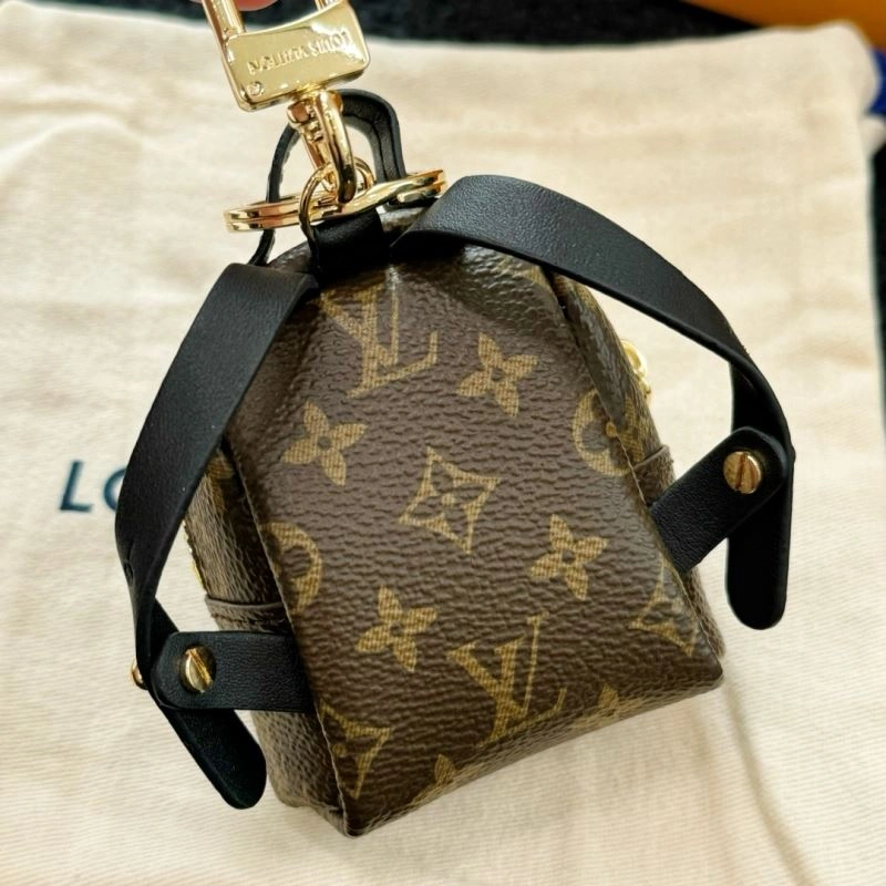 Lightweight Louis Vuitton Ornaments 269971