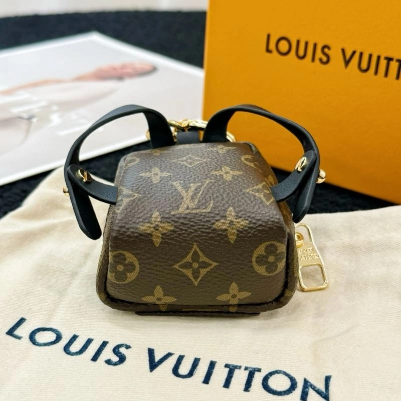 Lightweight Louis Vuitton Ornaments 269971