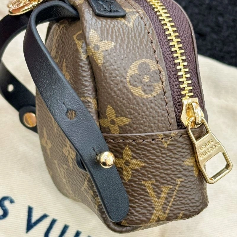 Lightweight Louis Vuitton Ornaments 269971