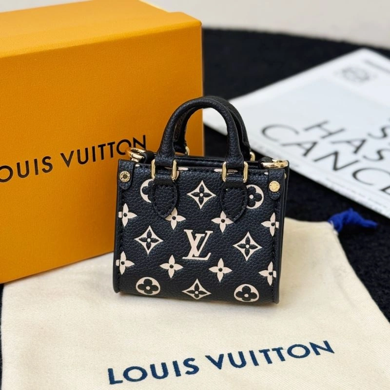 Versatile Louis Vuitton Ornaments 269986