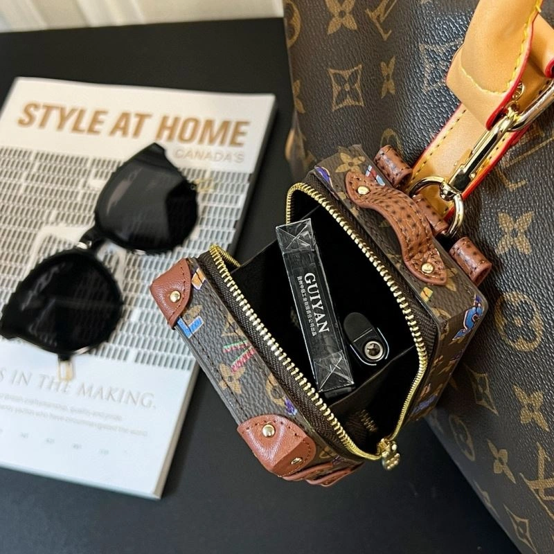 Chic Louis Vuitton Ornaments 269991