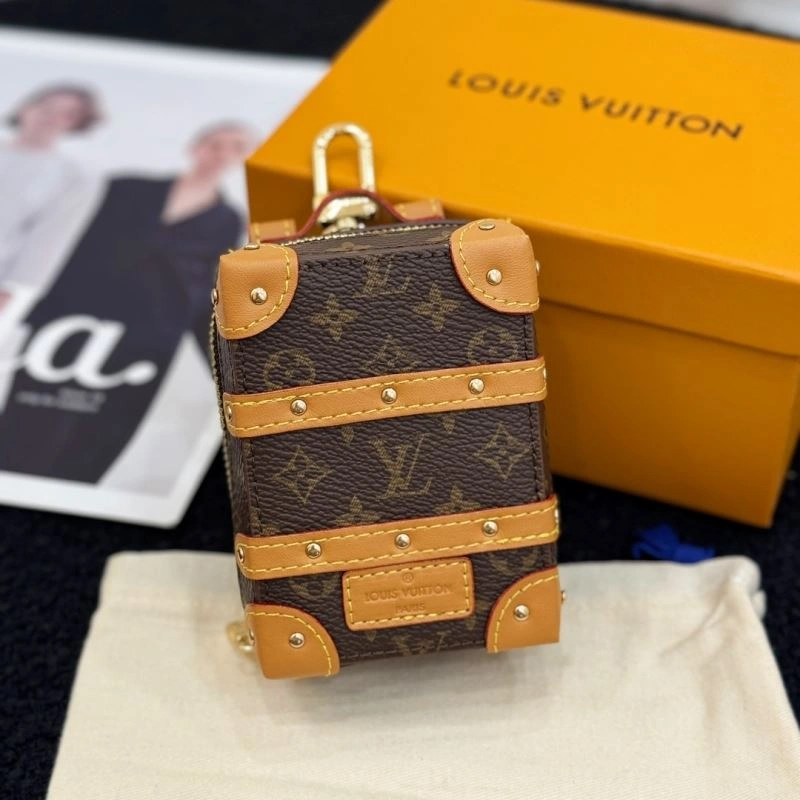 Refined Louis Vuitton Ornaments 269980