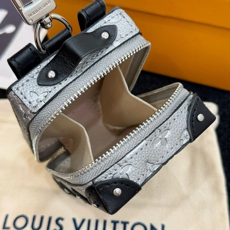 Louis Vuitton Ornaments Bold 269981