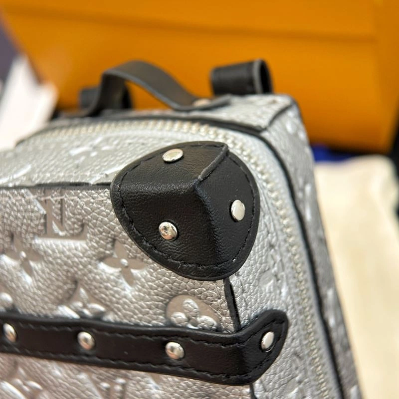 Louis Vuitton Ornaments Bold 269981