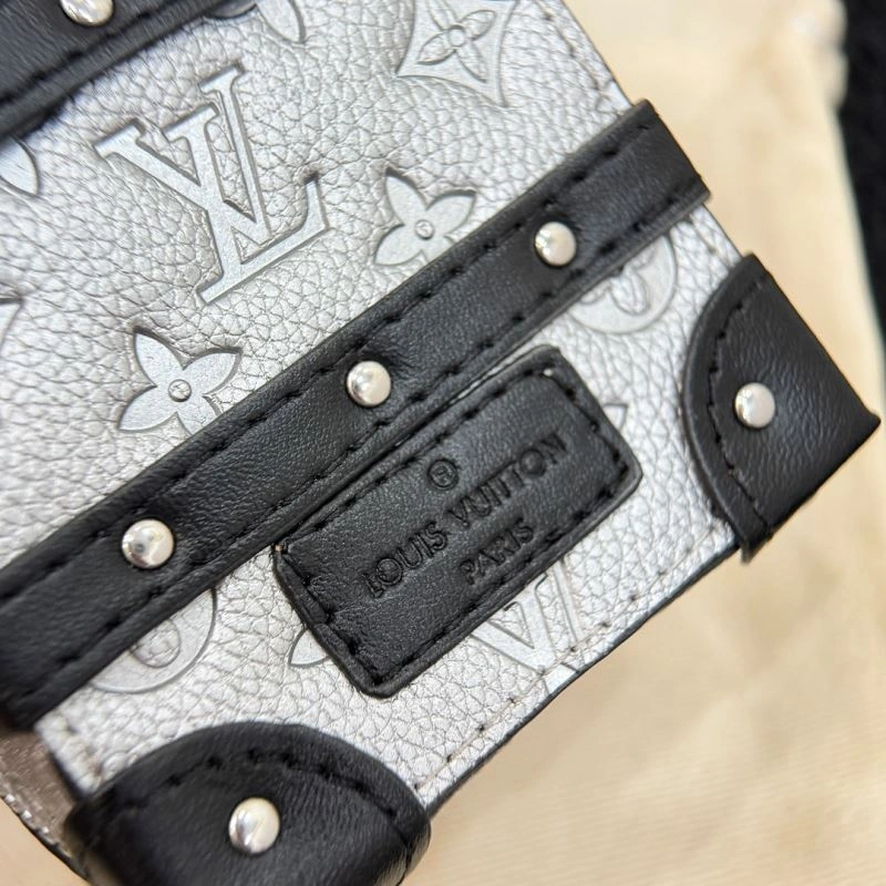 Louis Vuitton Ornaments Bold 269981