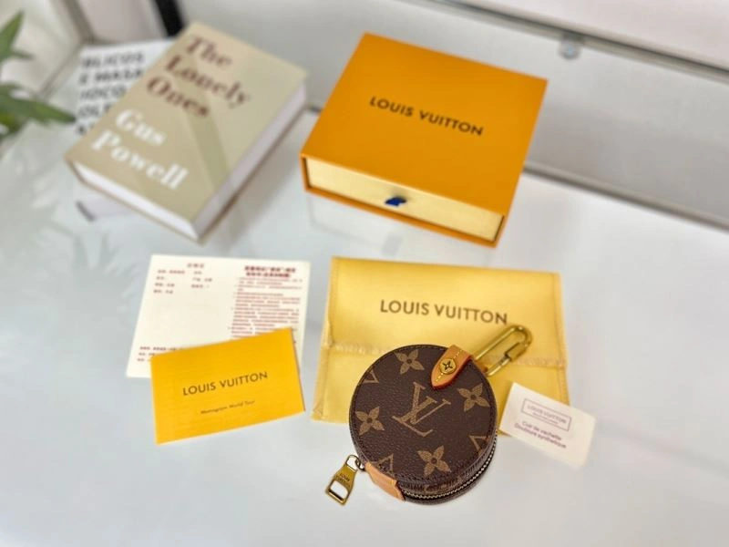 Breathable Louis Vuitton Ornaments 269936