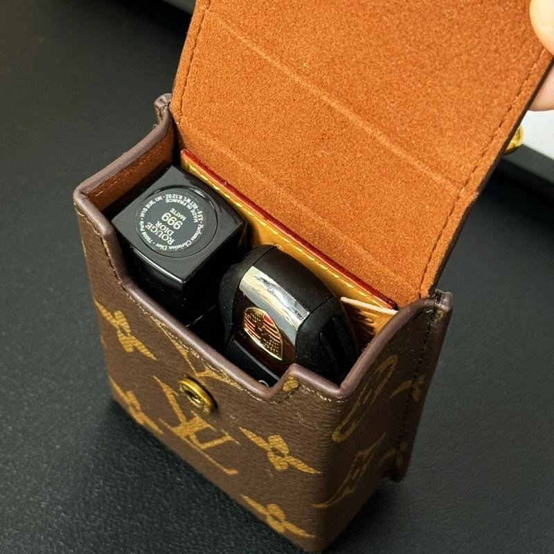 Minimalist Louis Vuitton Ornaments 269948
