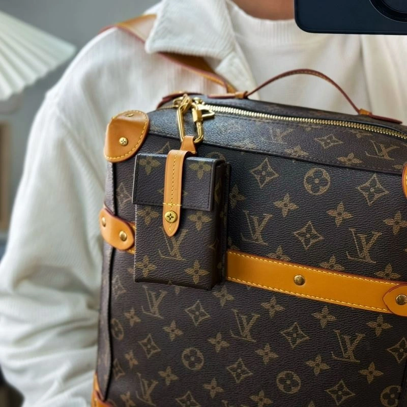 Minimalist Louis Vuitton Ornaments 269948