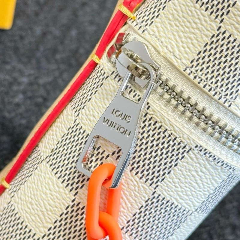 Louis Vuitton Ornaments Supportive 269913