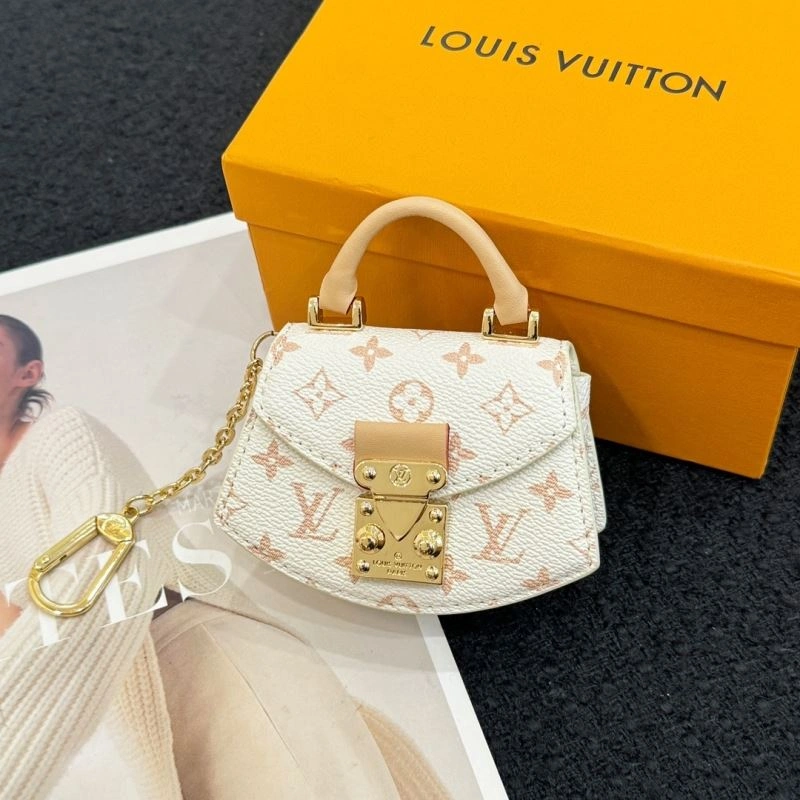 Louis Vuitton Ornaments RelaxedFit 269909