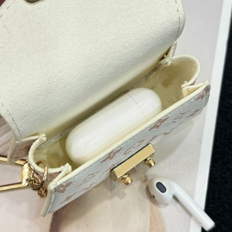 Louis Vuitton Ornaments RelaxedFit 269909