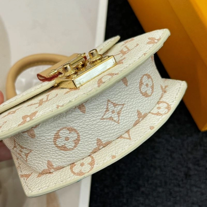 Louis Vuitton Ornaments RelaxedFit 269909