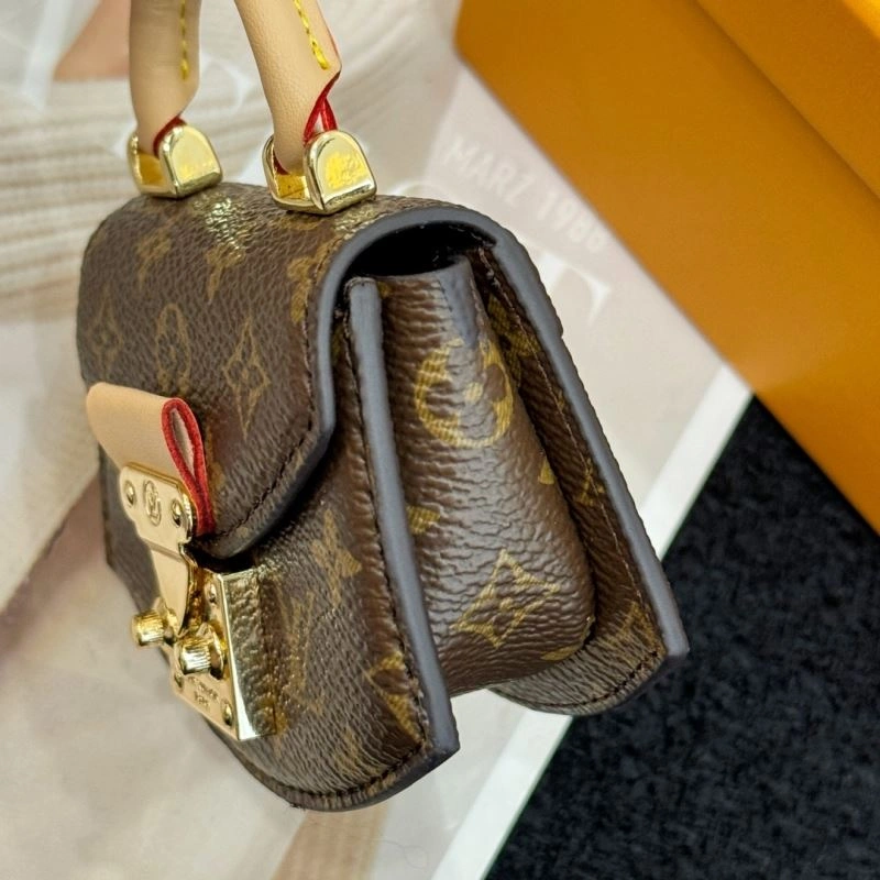 Refined Louis Vuitton Ornaments 269906