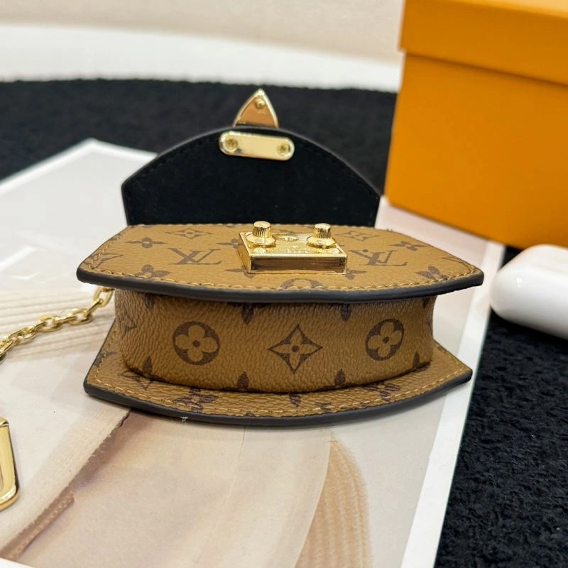 FreshLook Louis Vuitton Ornaments 269898