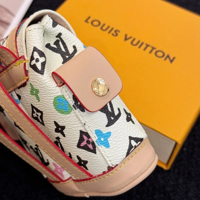 Louis Vuitton Ornaments Colorful 269891