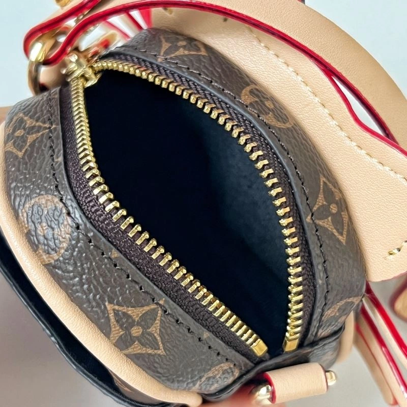 Louis Vuitton Ornaments Trendy 269692