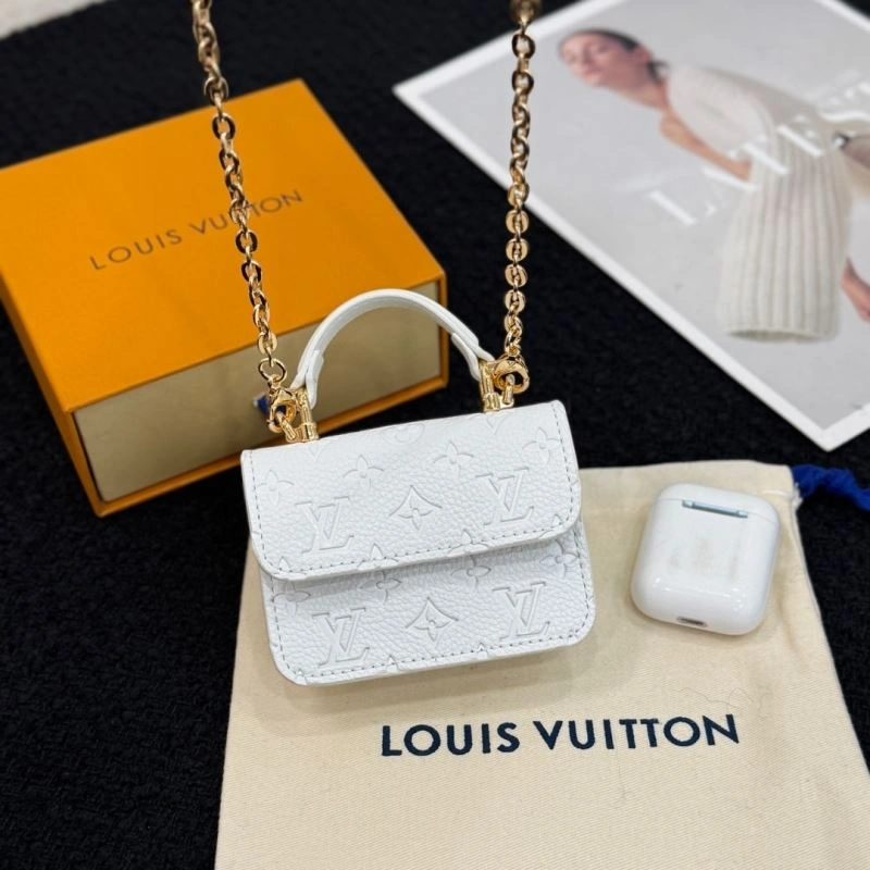 Louis Vuitton Ornaments Minimalist 269674