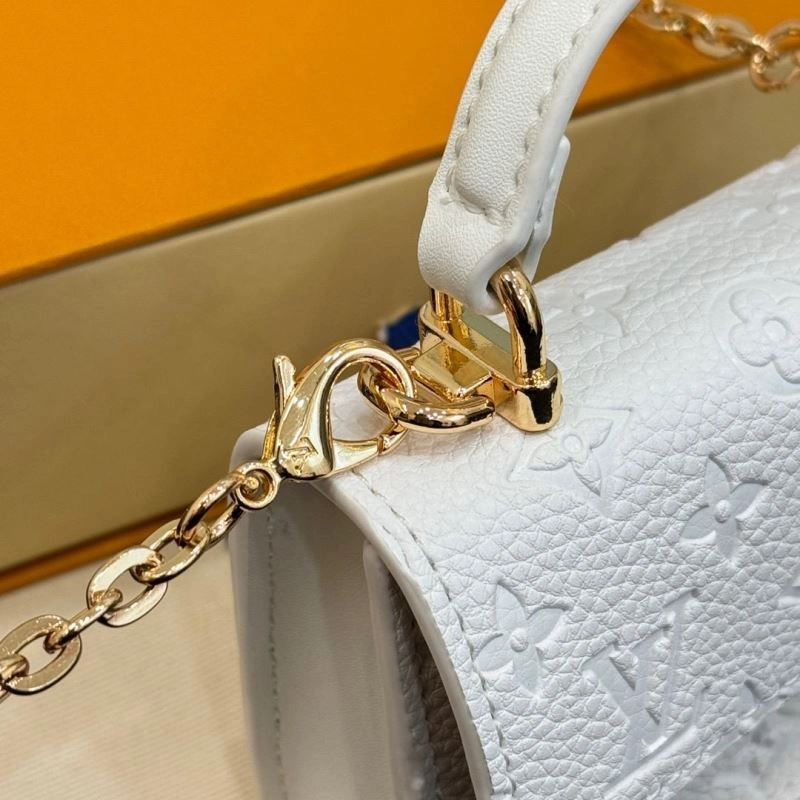 Louis Vuitton Ornaments Minimalist 269674
