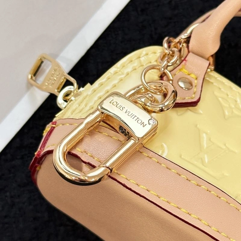 Lightweight Louis Vuitton Ornaments 269658