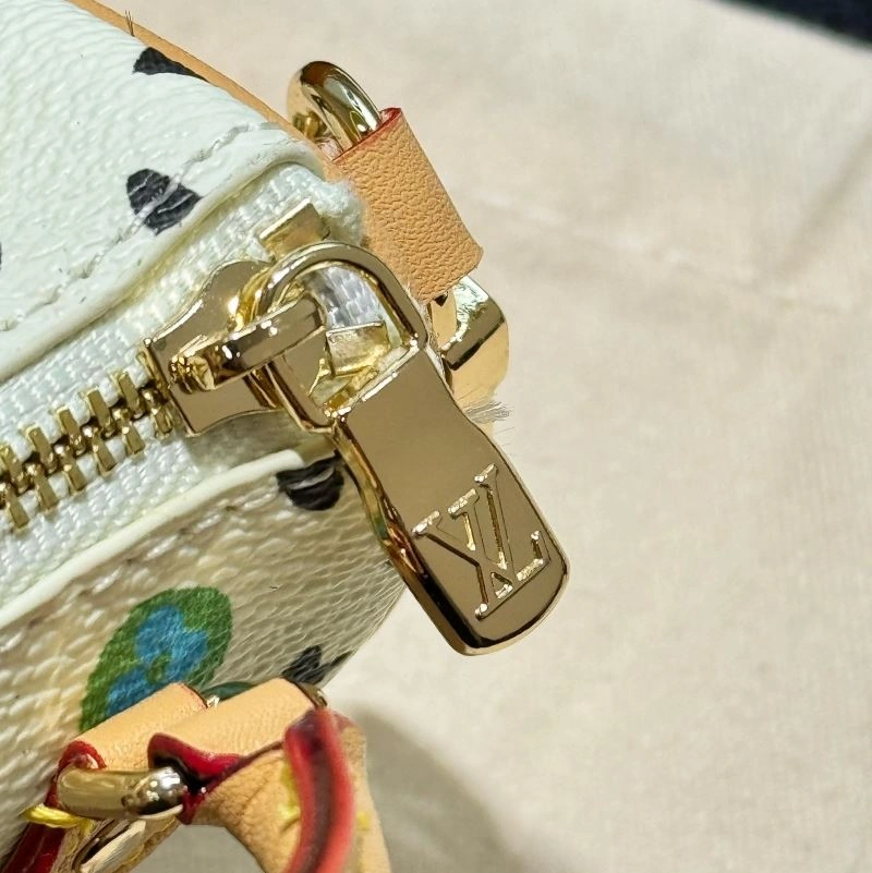 Louis Vuitton Ornaments Comfortable 269377