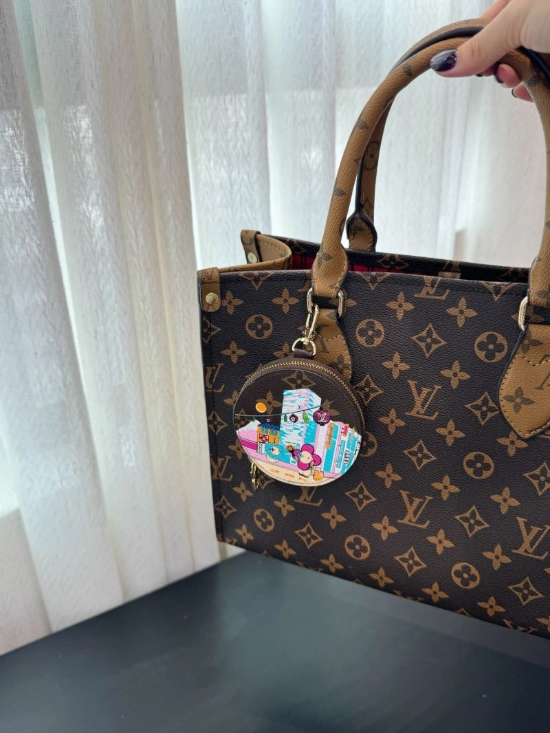 Louis Vuitton Ornaments Supportive 269368