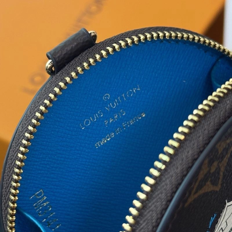 Refined Louis Vuitton Ornaments 269390