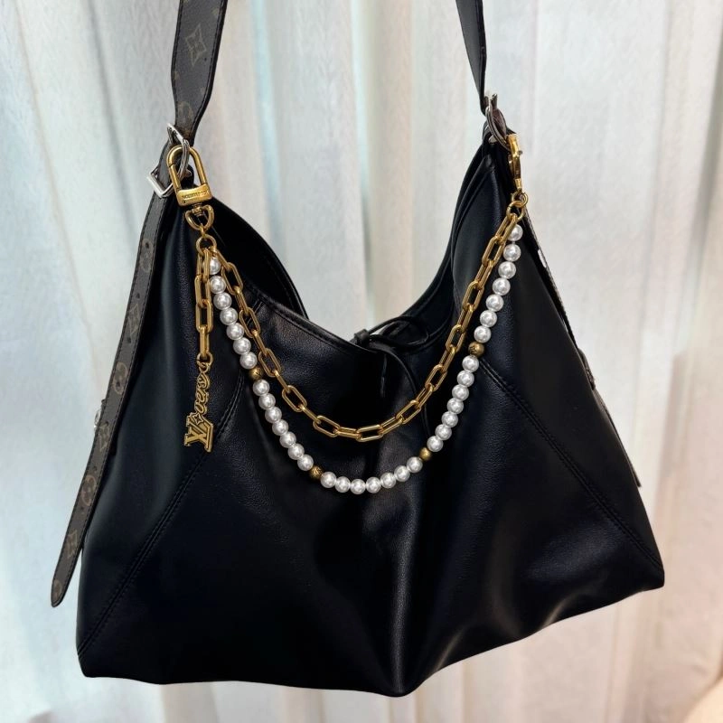 Unisex Louis Vuitton Ornaments 269375