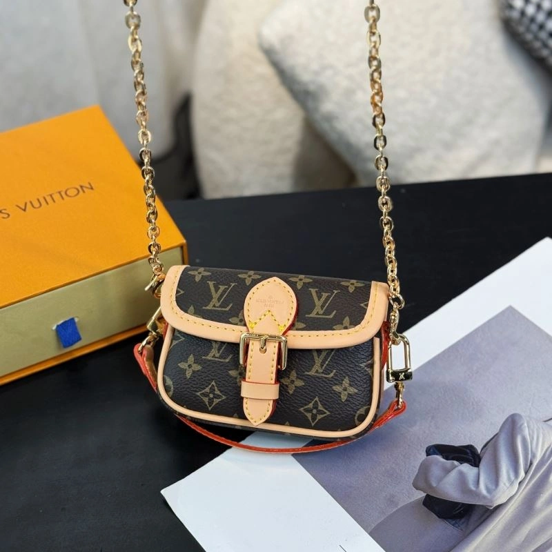 Casual Louis Vuitton Ornaments 269345