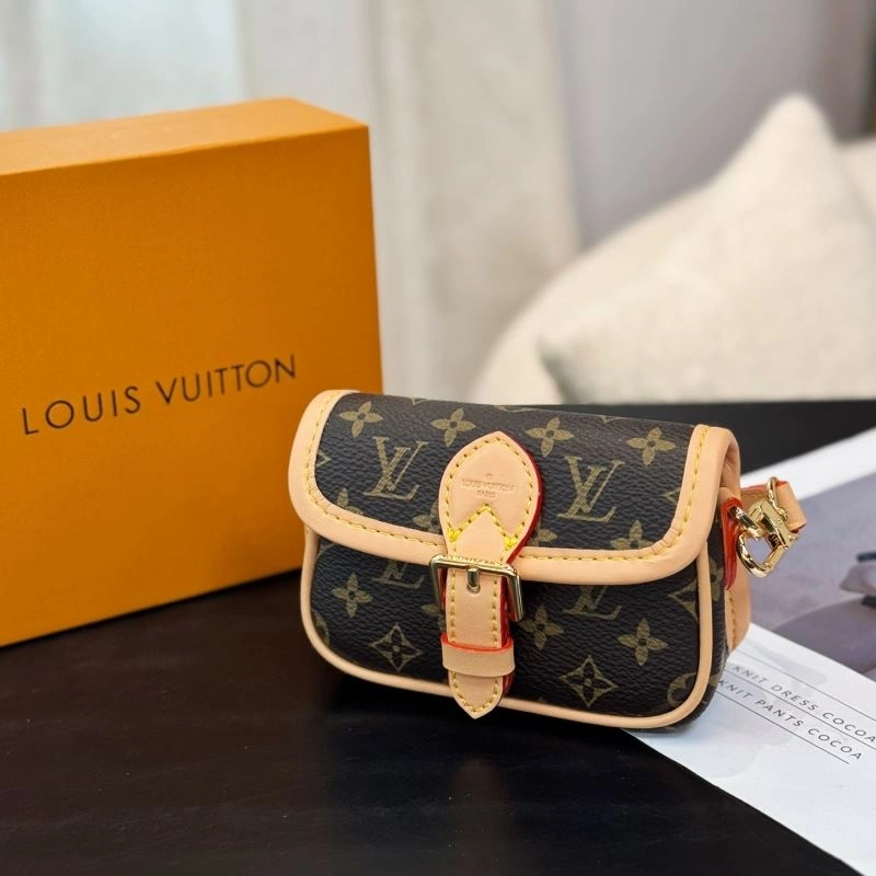 Casual Louis Vuitton Ornaments 269345
