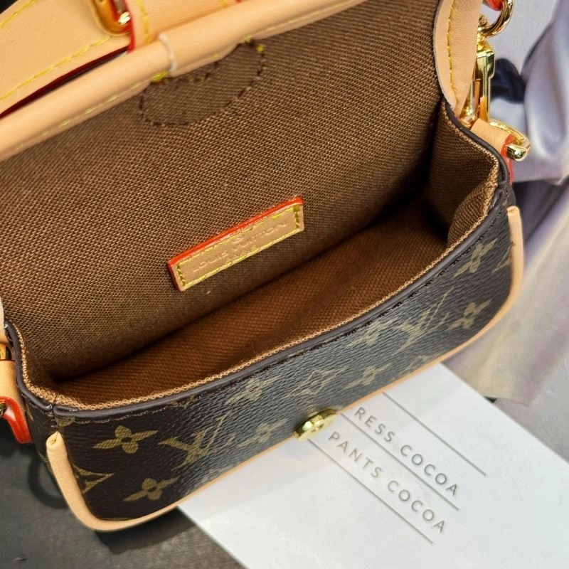 Casual Louis Vuitton Ornaments 269345
