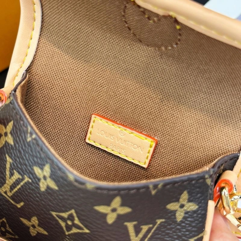 Casual Louis Vuitton Ornaments 269345