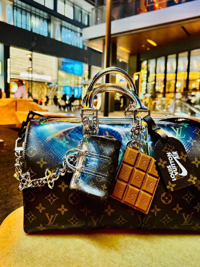 Louis Vuitton Ornaments Contemporary 269343