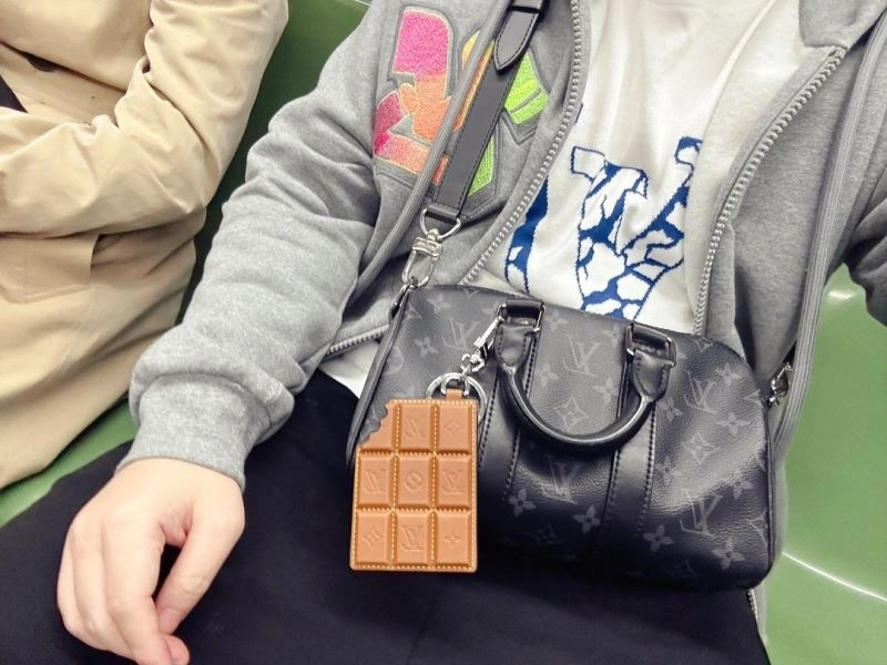Louis Vuitton Ornaments Contemporary 269343