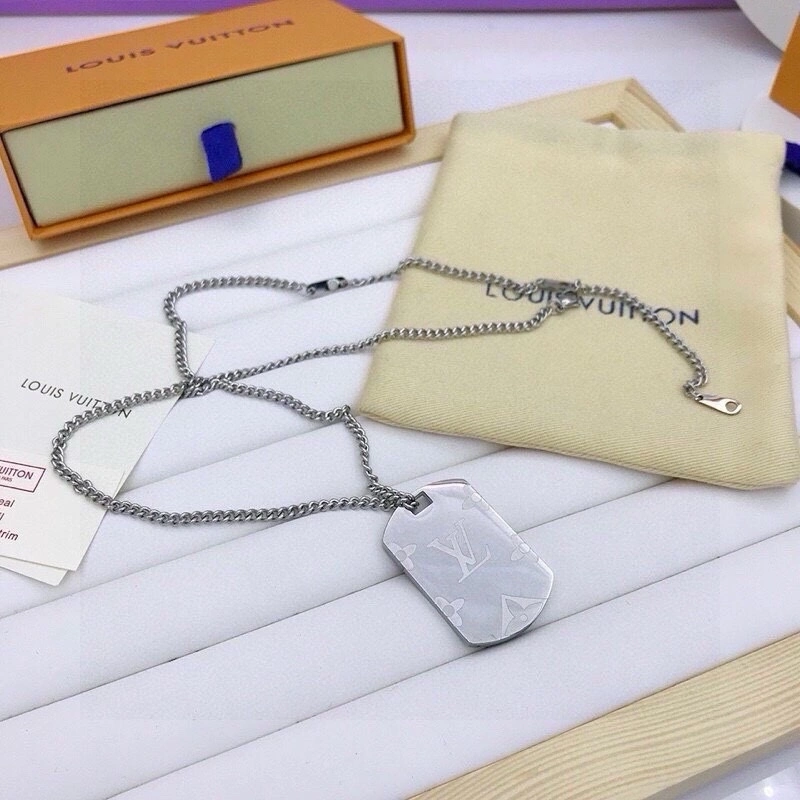Louis Vuitton Ornaments Breathable 269597