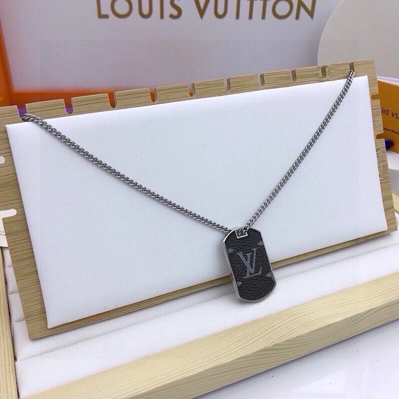 Louis Vuitton Ornaments Breathable 269597
